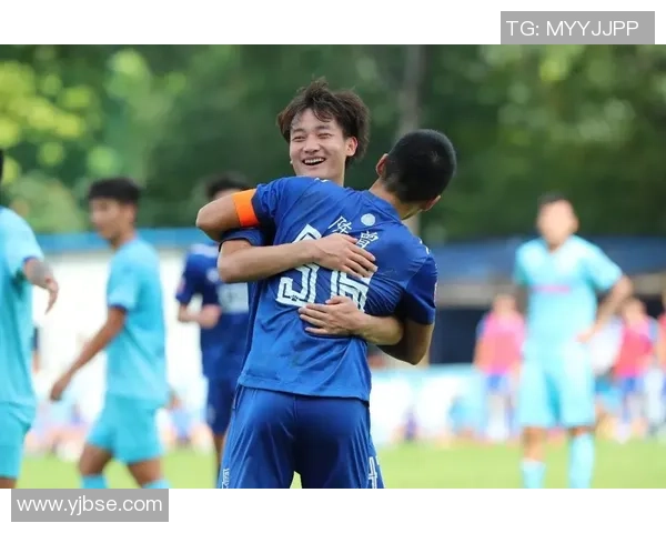 重庆足球队以67分领跑挑战赛积分榜展现强劲实力与团队合作精神 重庆足球队以67分领跑挑战赛积分榜展现强劲实力与团队合作精神