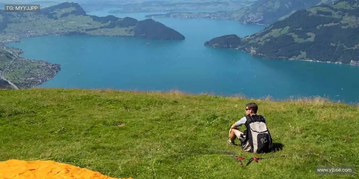 把热爱穿在身上，让每一件周边都成为你的骄傲！👕